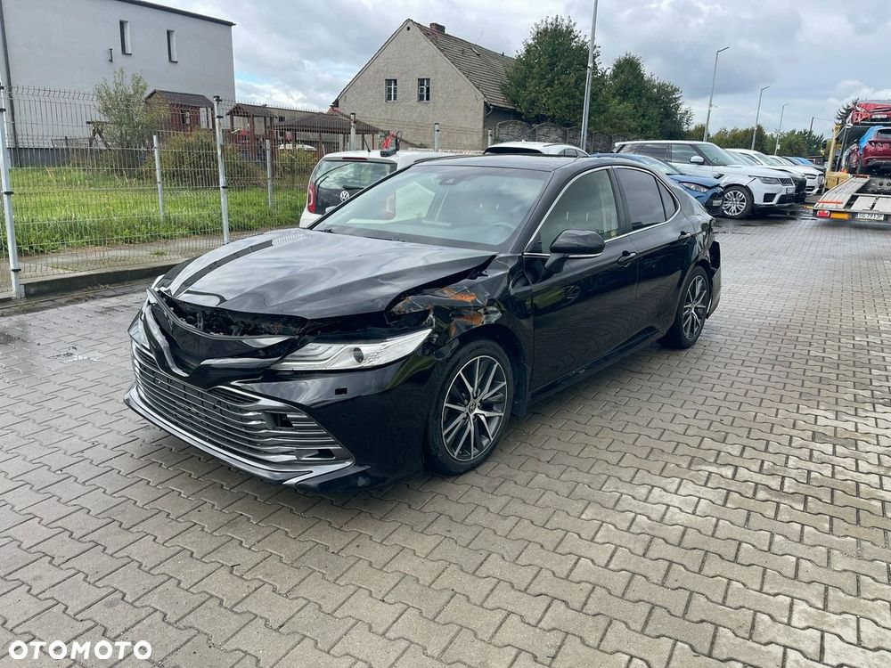Toyota Camry 2023 photo 2