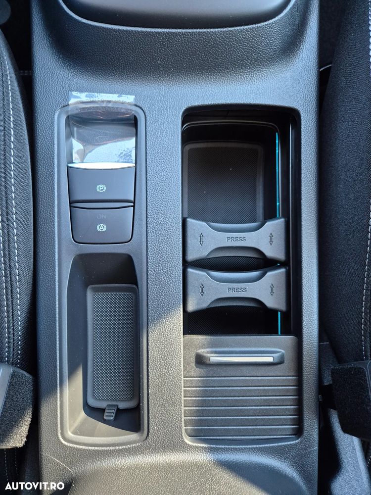 Ford Focus 1.0 EcoBoost 6MT MHEV Titanium X - 27