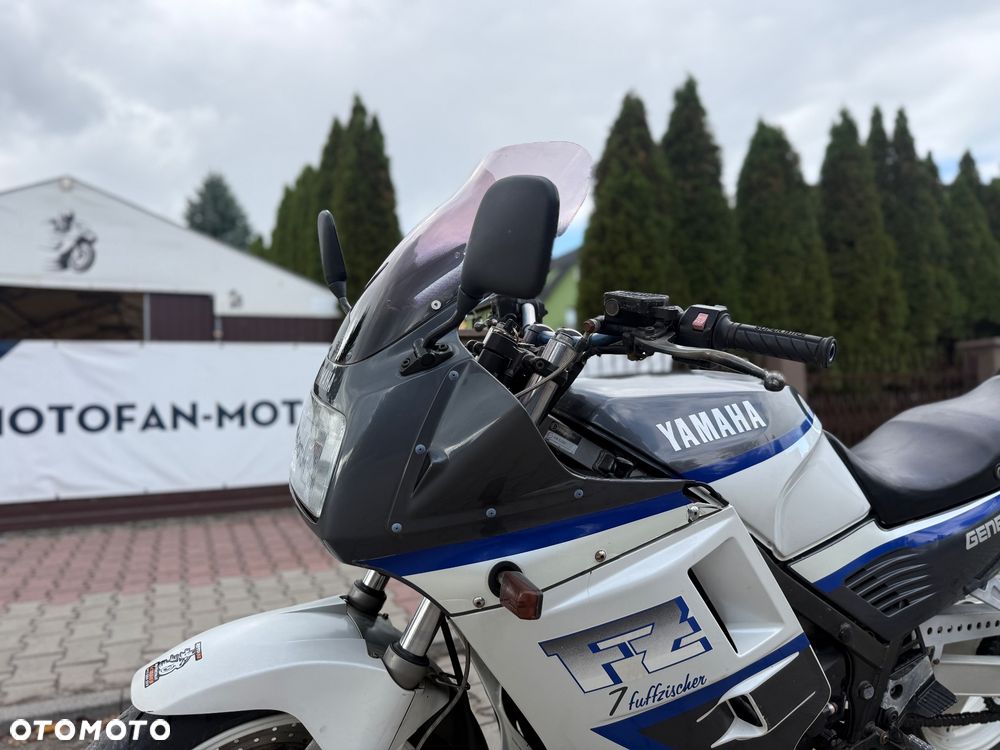 Yamaha FZ - 18