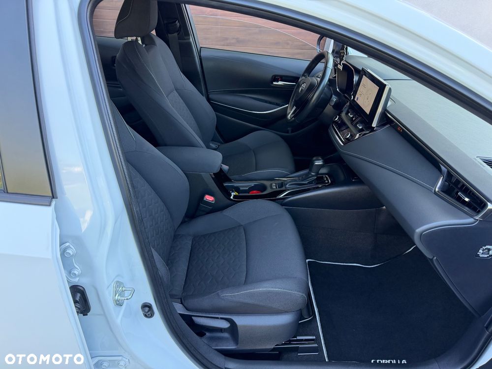Toyota Corolla 1.8 Hybrid Comfort - 22