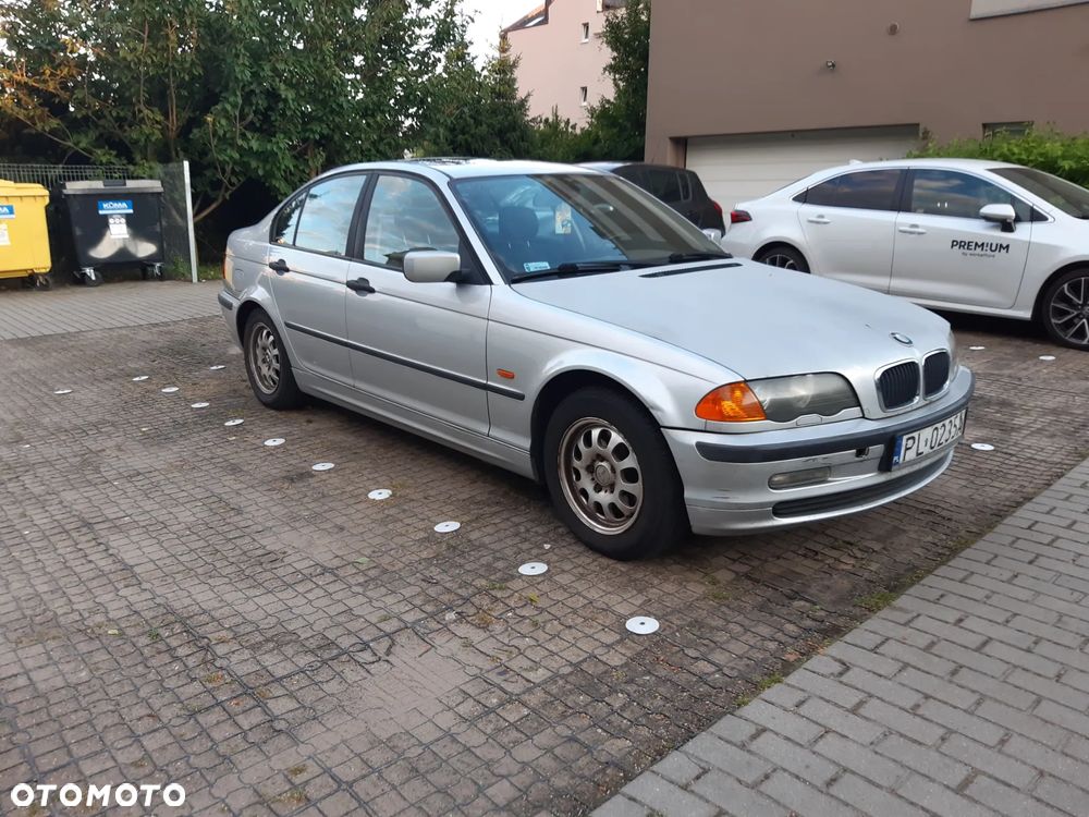 BMW Seria 3 318i - 2