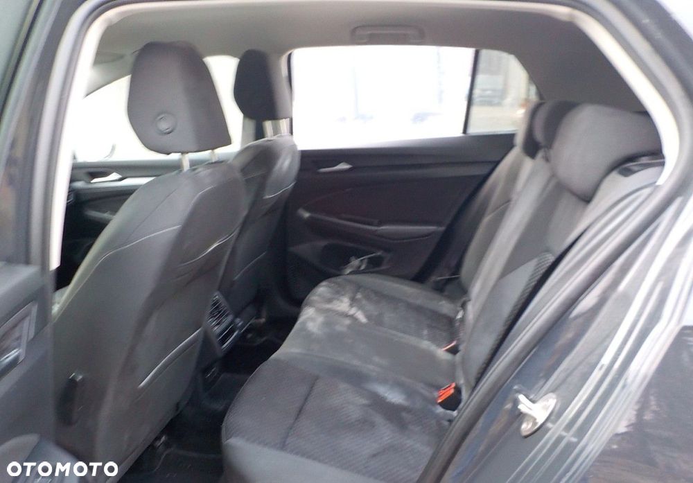 Volkswagen Golf - 24