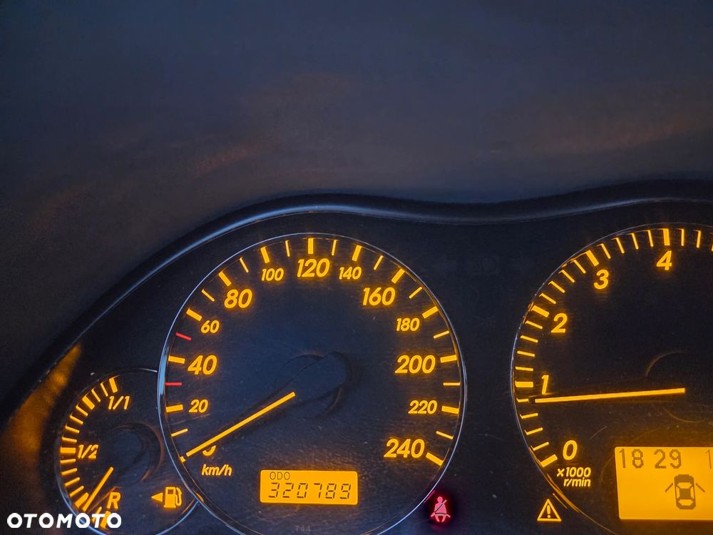 Toyota Avensis 1.8 VVT-i Edition - 18