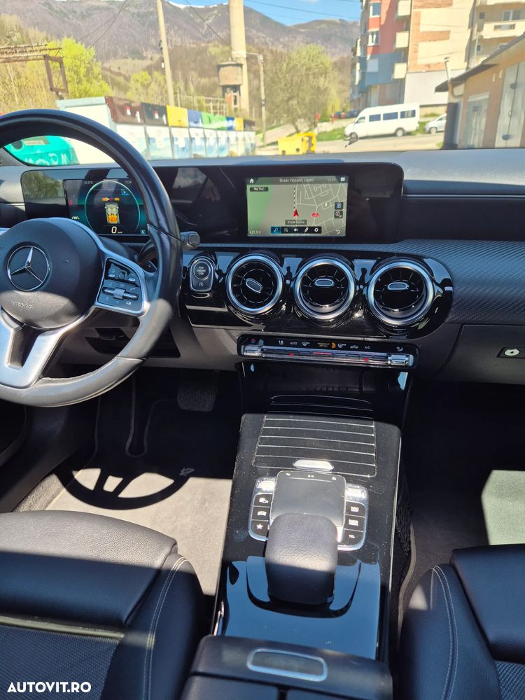Mercedes-Benz EQA - 10