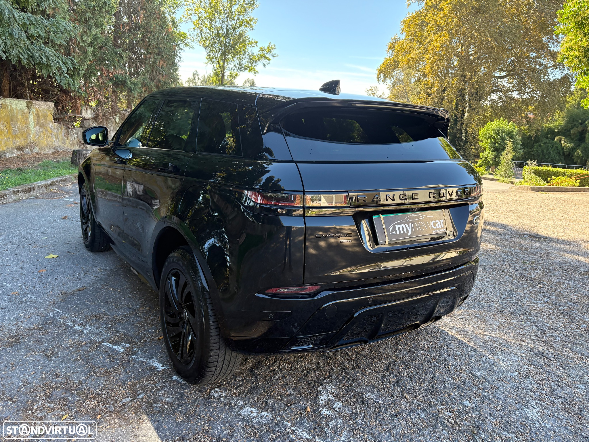 Land Rover Range Rover Evoque P300e S - 12