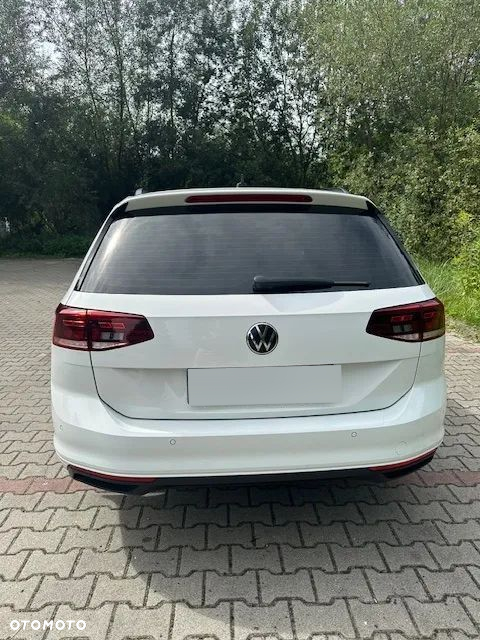 Volkswagen Passat - 8