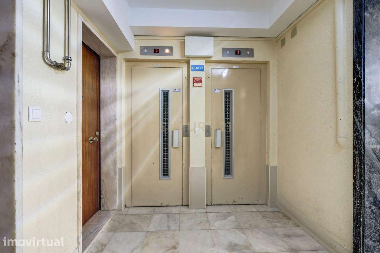 Apartamento T2 totalmente remodelado, pronto a estrear, localizado na - Grande imagem: 3/22