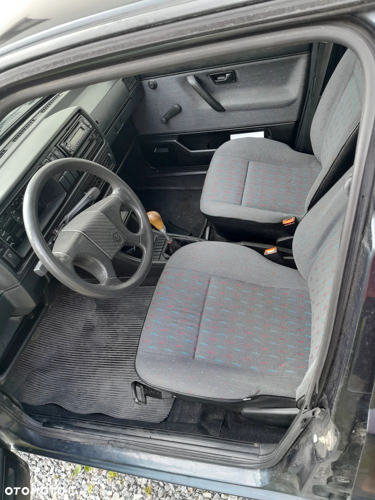 Volkswagen Golf 1.6 - 10