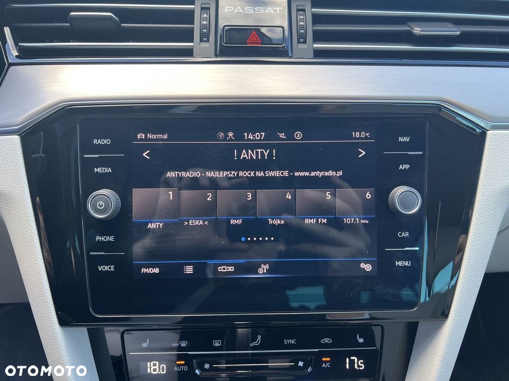 Volkswagen Passat 2.0 TSI Elegance DSG - 26