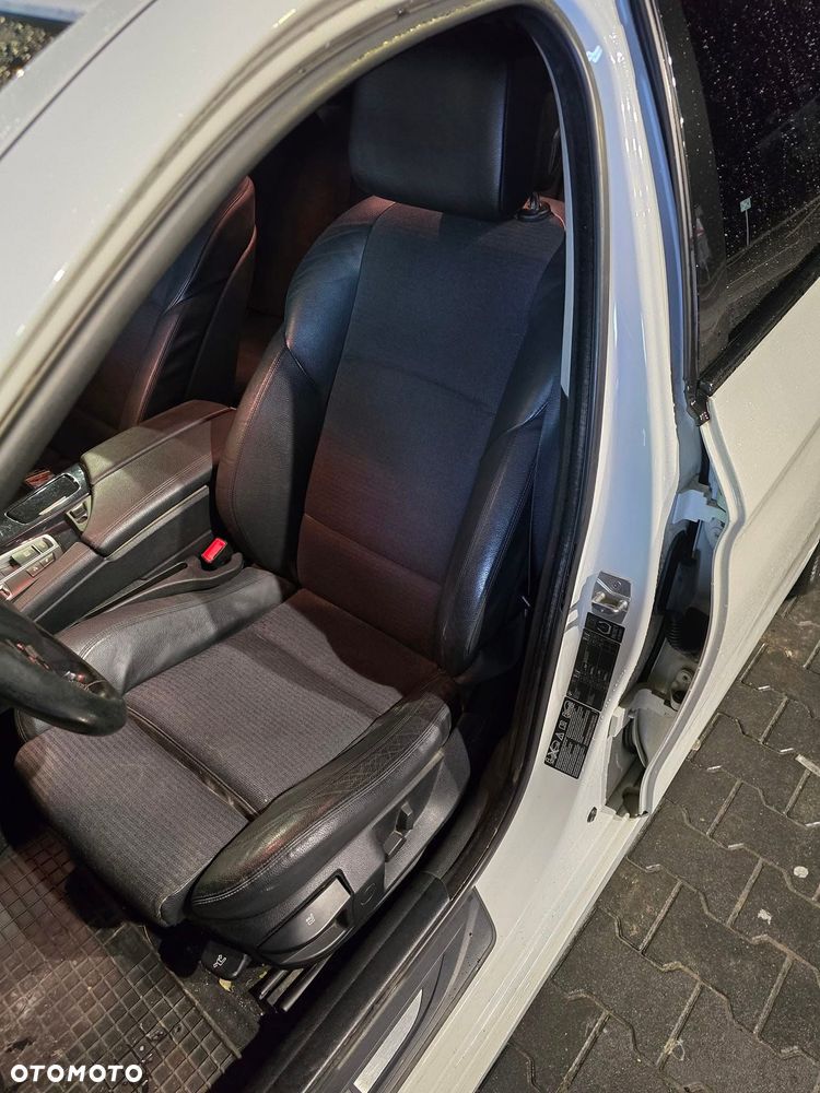 BMW Seria 5 525d xDrive - 16