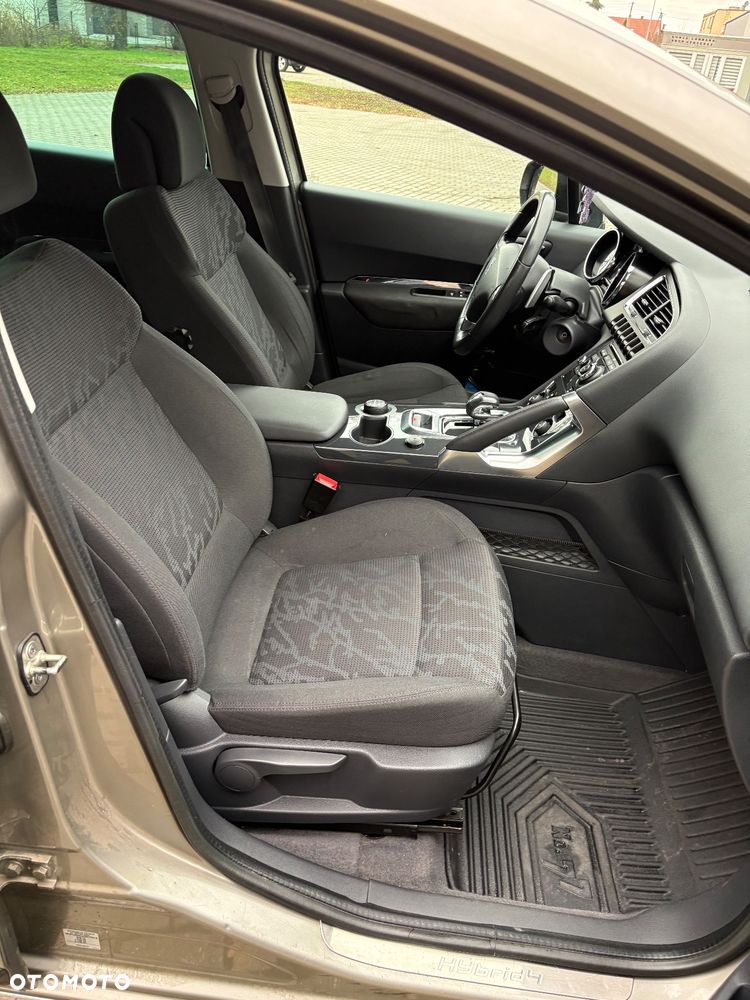 Peugeot 3008 2.0 HDi HYbrid4 - 18