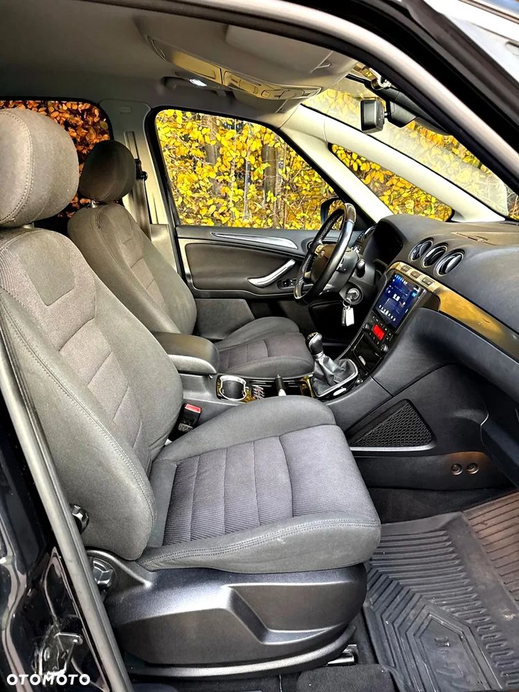 Ford S-Max - 14
