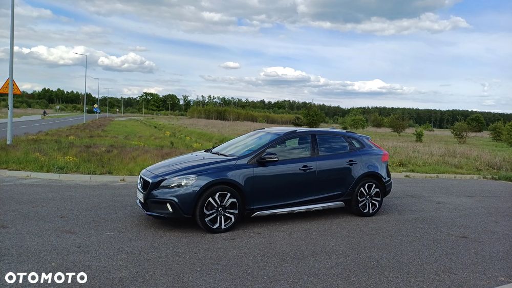 Volvo V40 Cross Country D2 Momentum - 19