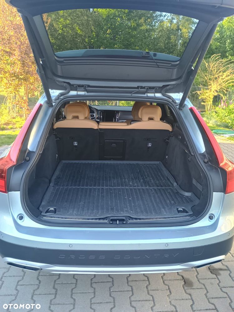 Volvo V90 Cross Country D4 AWD - 17