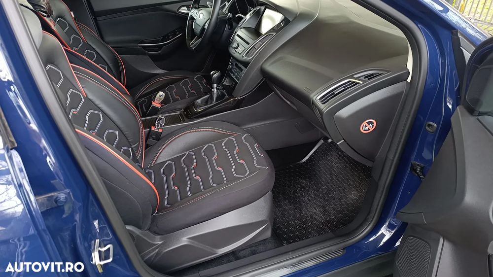 Ford Focus 1.0 EcoBoost Titanium - 12