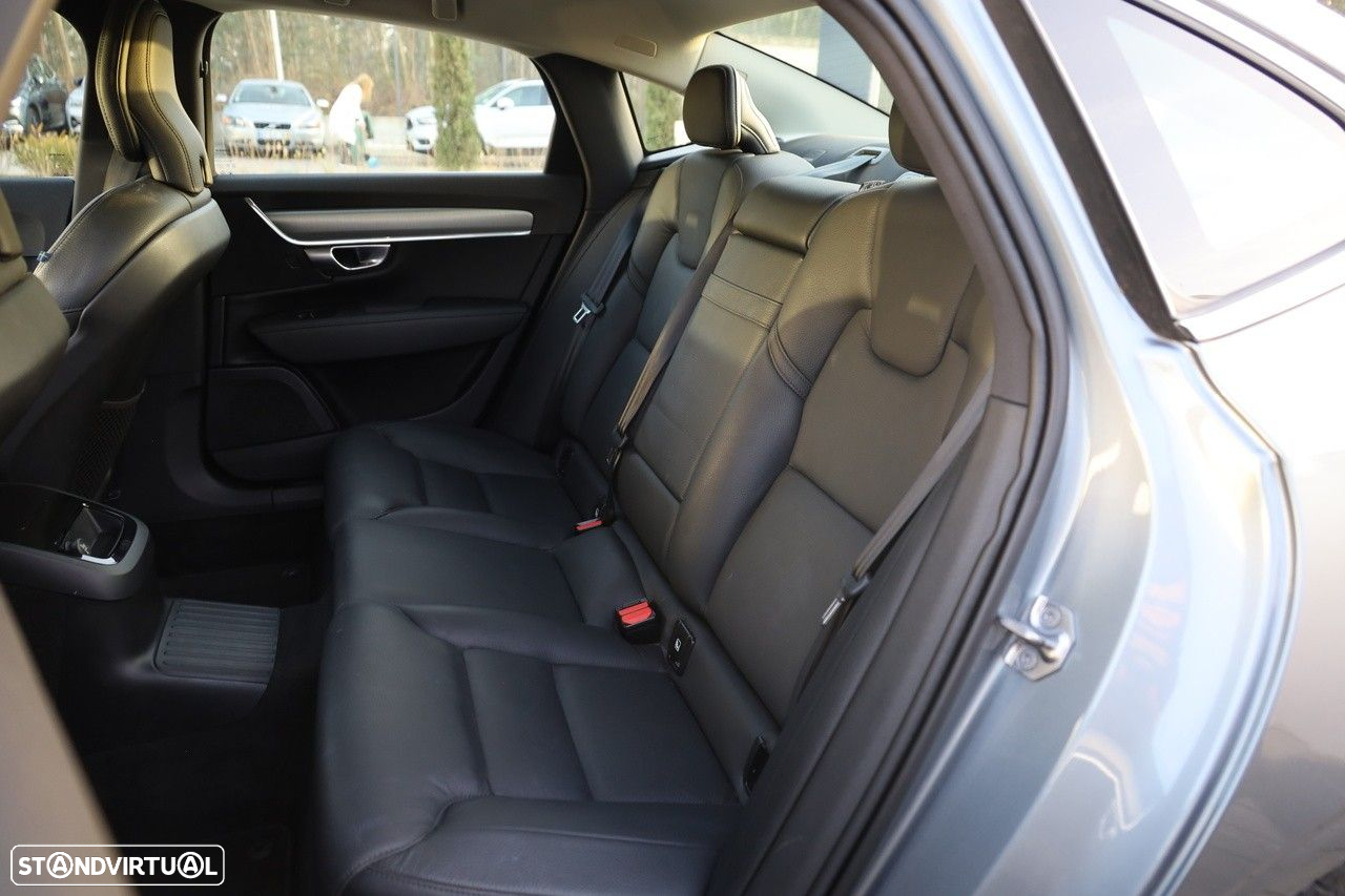 Volvo S90 2.0 T8 Momentum Plus AWD Geartronic - 10