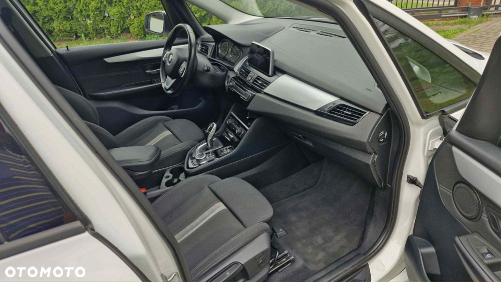 BMW Seria 2 218d xDrive Sport - 9