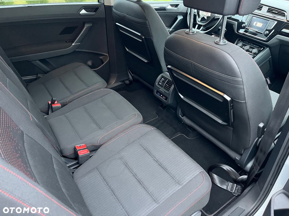 Volkswagen Touran 1.6 TDI SCR BlueMotion Technology Comfortline - 16