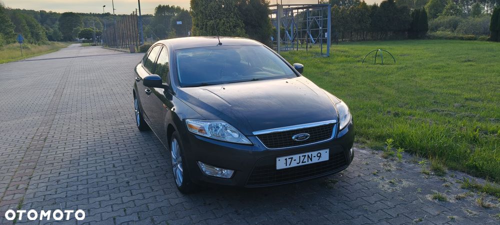 Ford Mondeo 2.0 Ambiente - 27