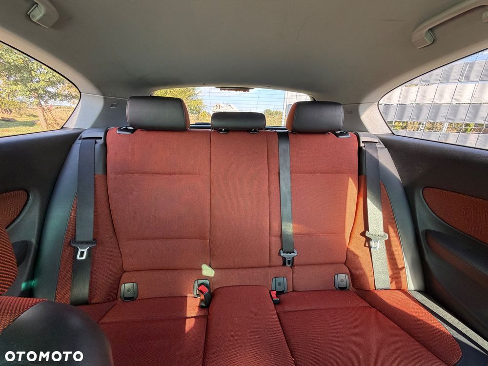BMW Seria 1 123d - 15
