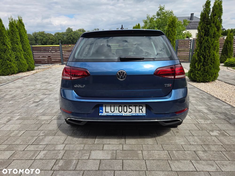 Volkswagen Golf - 6