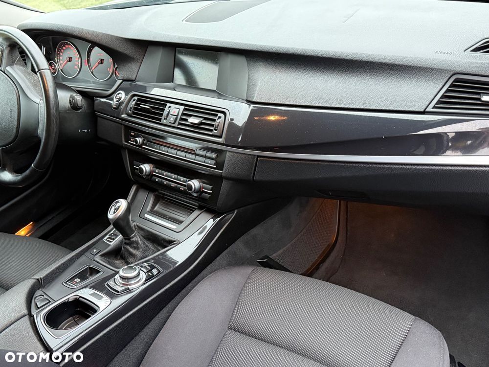 BMW Seria 5 520d Luxury Line - 8