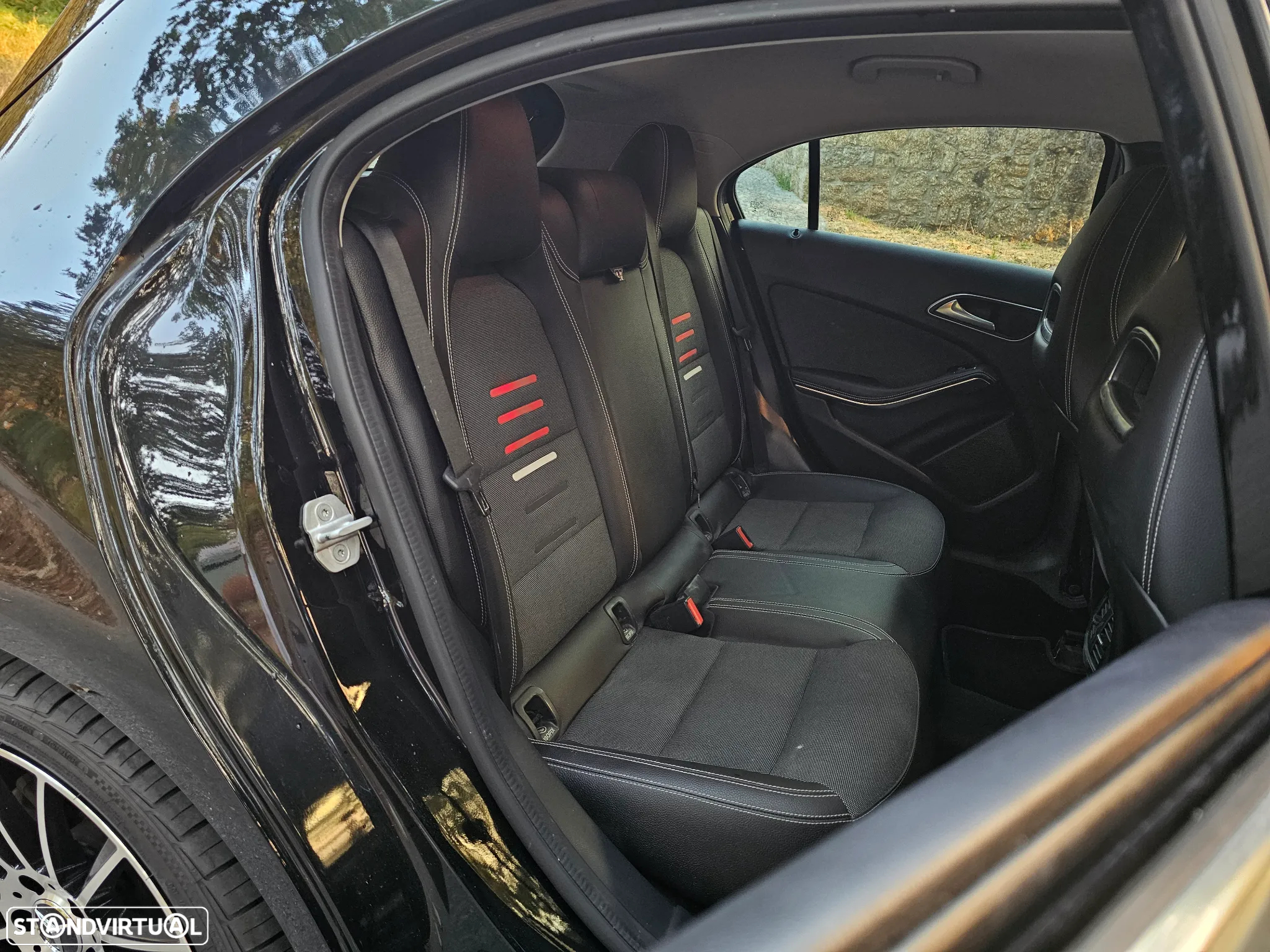 Mercedes-Benz A 180 d AMG Line - 14