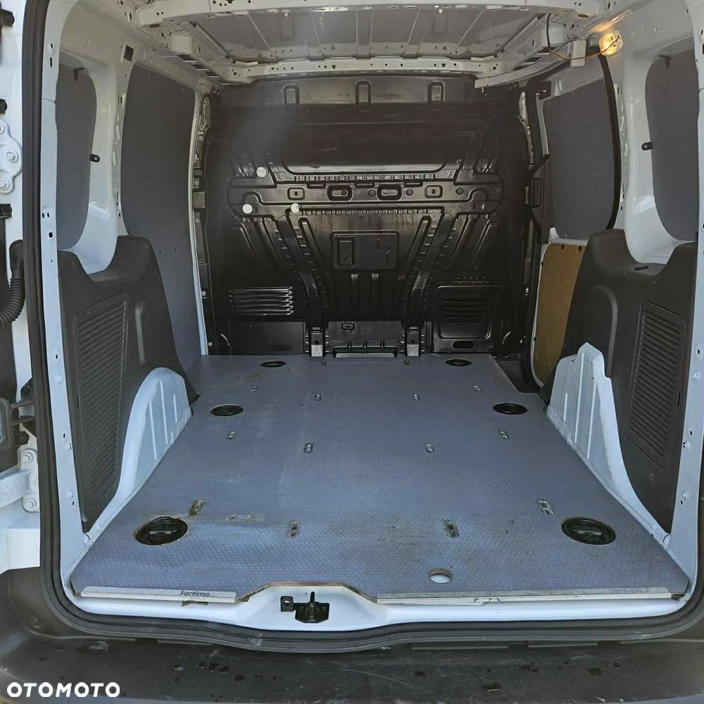 Ford Transit Connect - 16