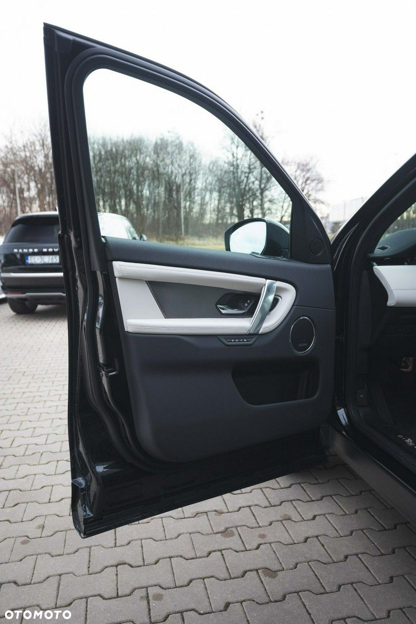 Land Rover Discovery Sport - 12