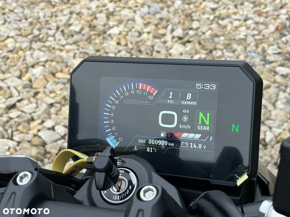Suzuki GSX - 26