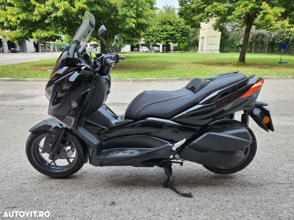 Yamaha XMAX 300 - 2