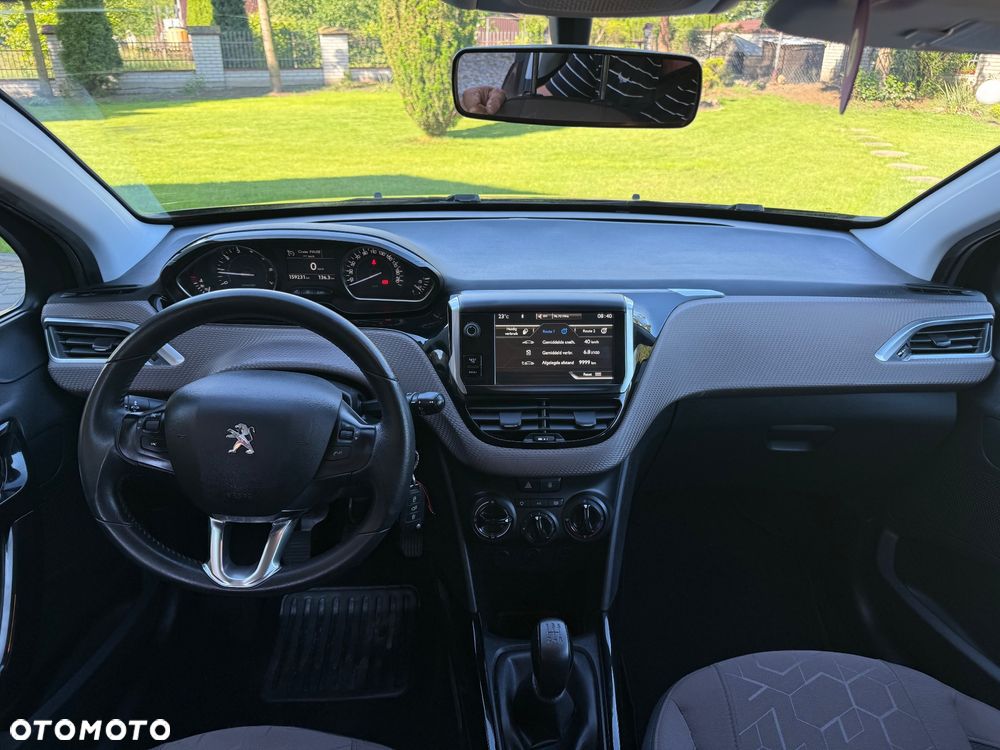 Peugeot 2008 1.2 Pure Tech Style - 5