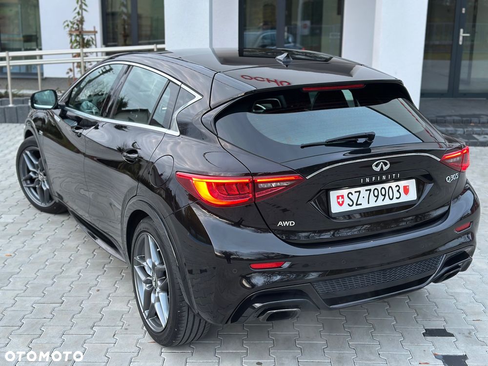 Infiniti Q30 2.0t DCT AWD Sport City Black - 16