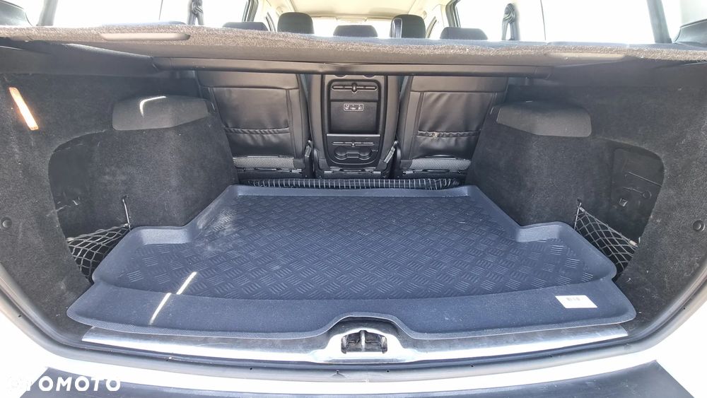Peugeot 307 HDi SW 135 OXYGO - 13