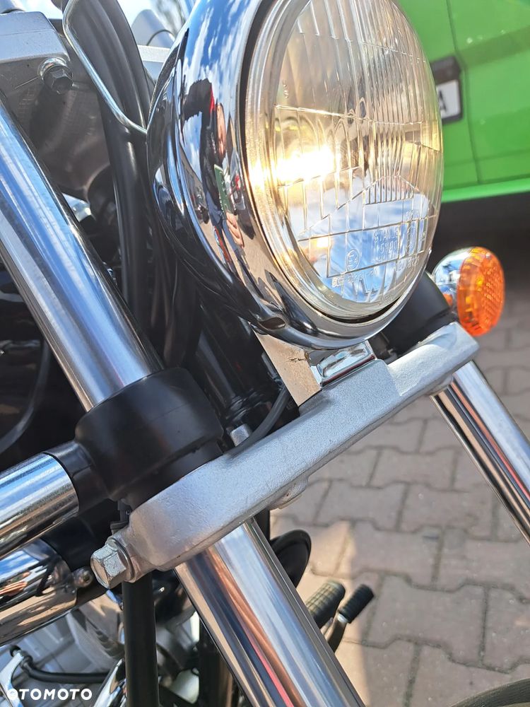 Suzuki Intruder - 10