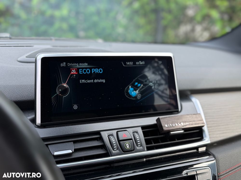 BMW Seria 2 218d - 32