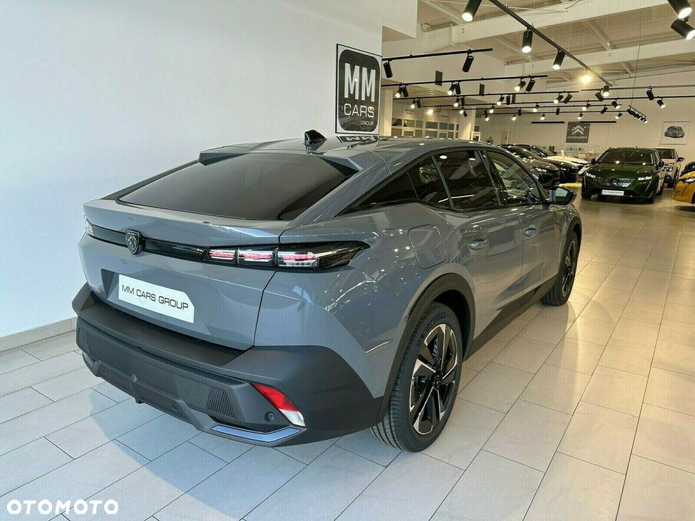 Peugeot 408 - 4