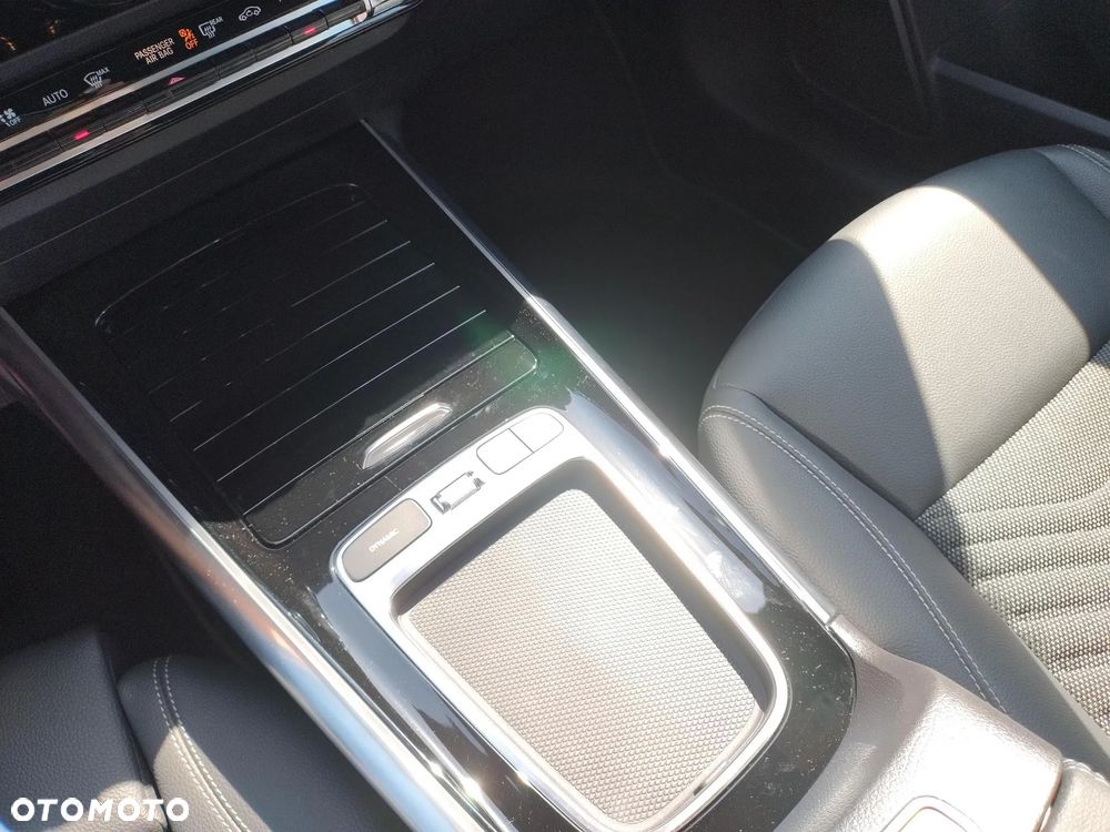 Mercedes-Benz GLA 200 Progressive - 16