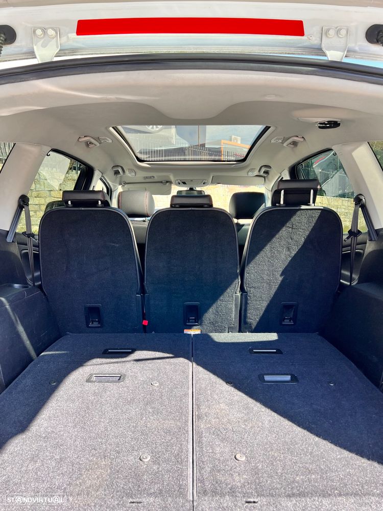 Ford S-Max 2.2 TDCi Titanium 7L - 19