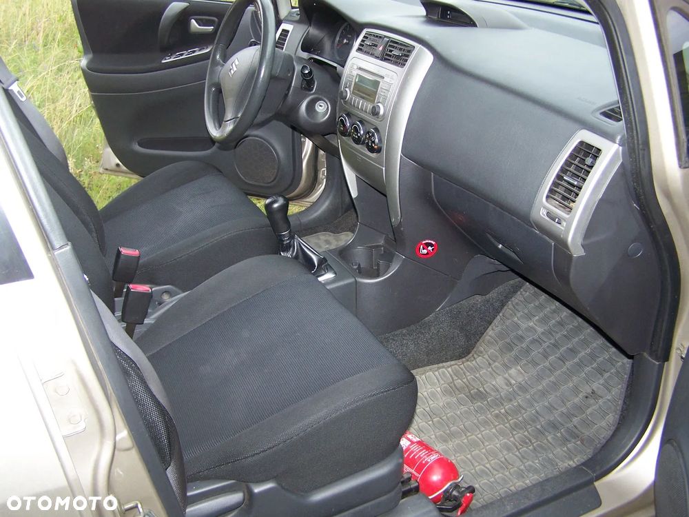 Suzuki Liana 1.6 - 12