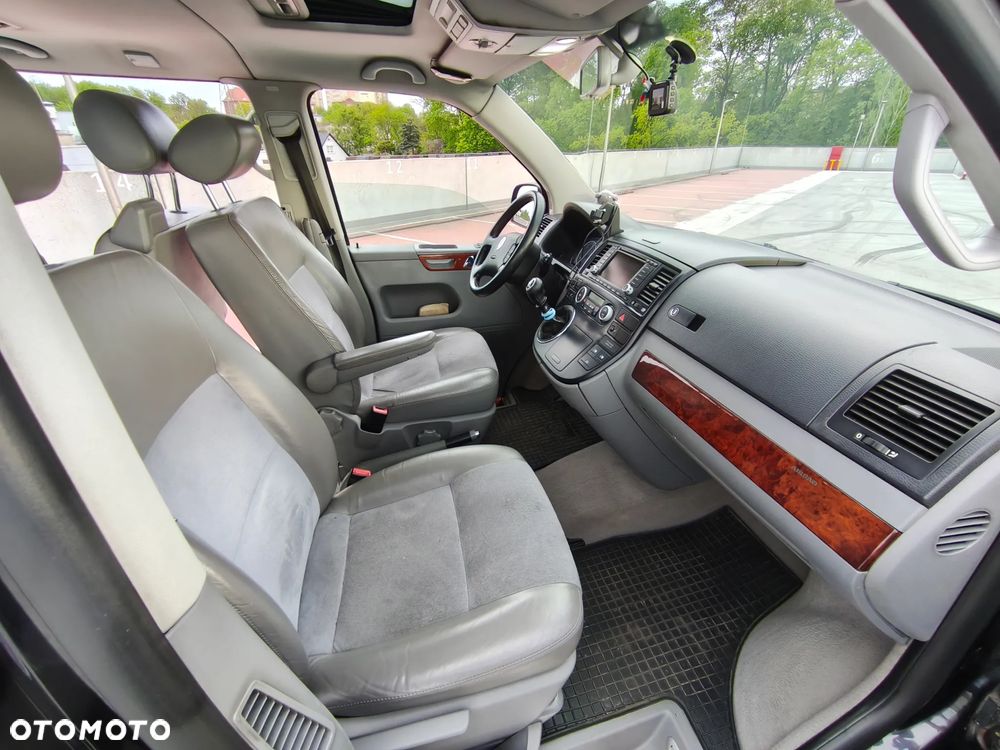 Volkswagen Multivan - 24