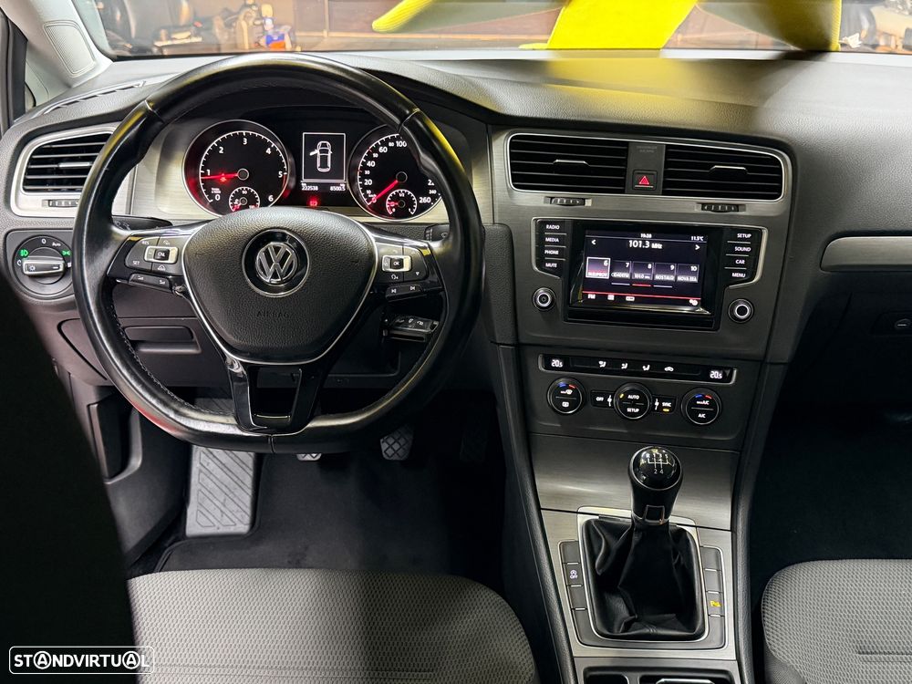 VW Golf 1.6 TDi BlueMotion Trendline - 25