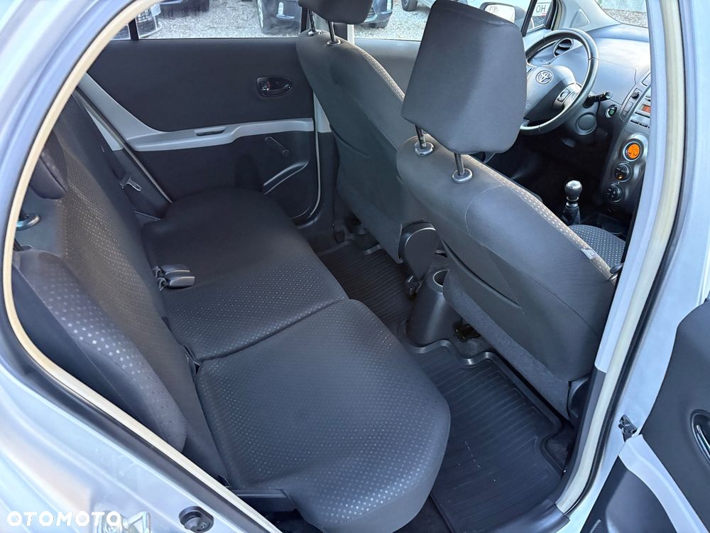 Toyota Yaris 1.33 Premium - 32