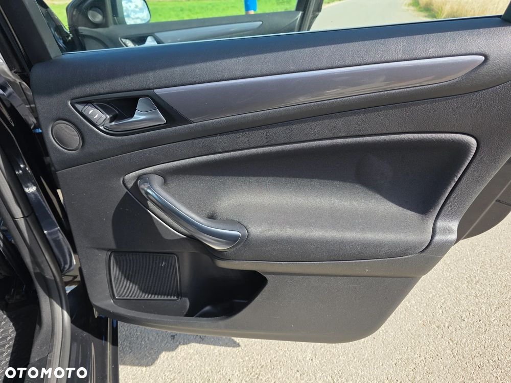 Ford Mondeo 1.6 TDCi Ambiente - 16
