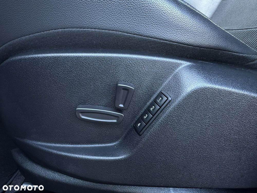 Ford S-Max 2.0 TDCi DPF Titanium X - 19