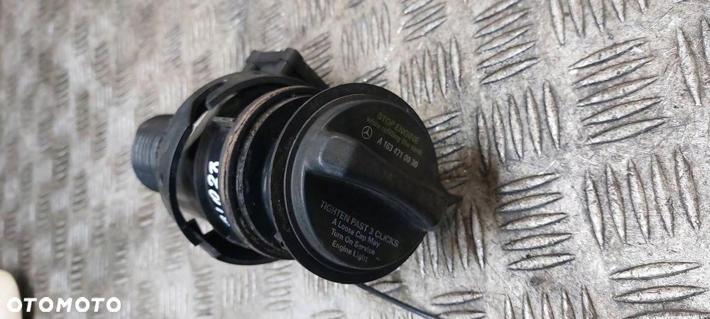 KOREK WLEWU PALIWA + CZUJNIK MERCEDES-BENZ ML I W163 A1635420518 - 1