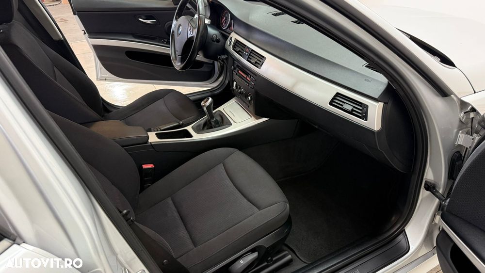 BMW Seria 3 318d xDrive - 7