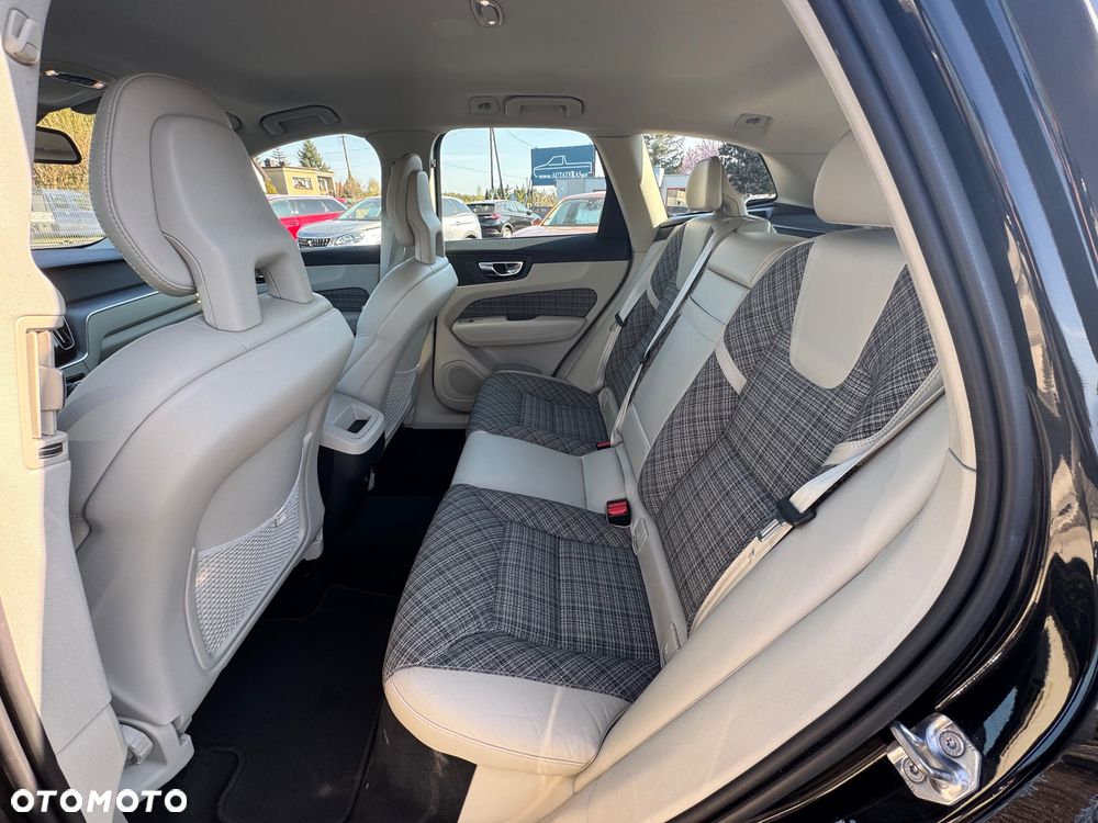 Volvo XC 60 D4 AWD Geartronic Momentum - 20
