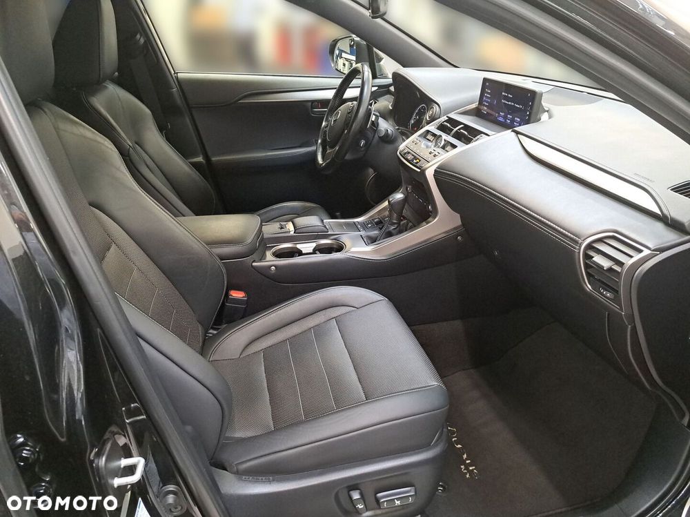 Lexus NX 300 GPF F Sport Edition AWD - 22