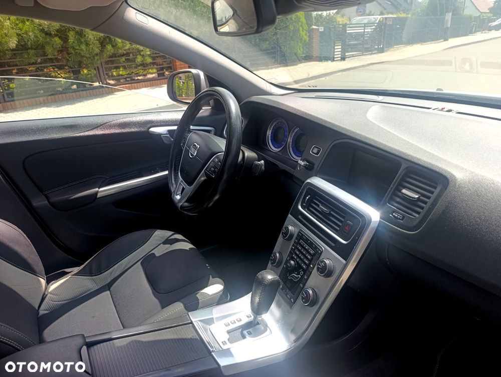 Volvo S60 D3 Geartronic RDesign - 12